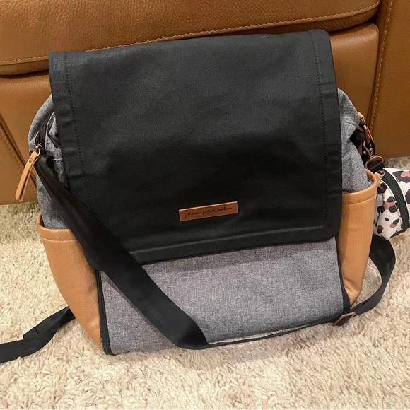 Petunia Pickle Bottom diaper bag - Picture 1 of 8